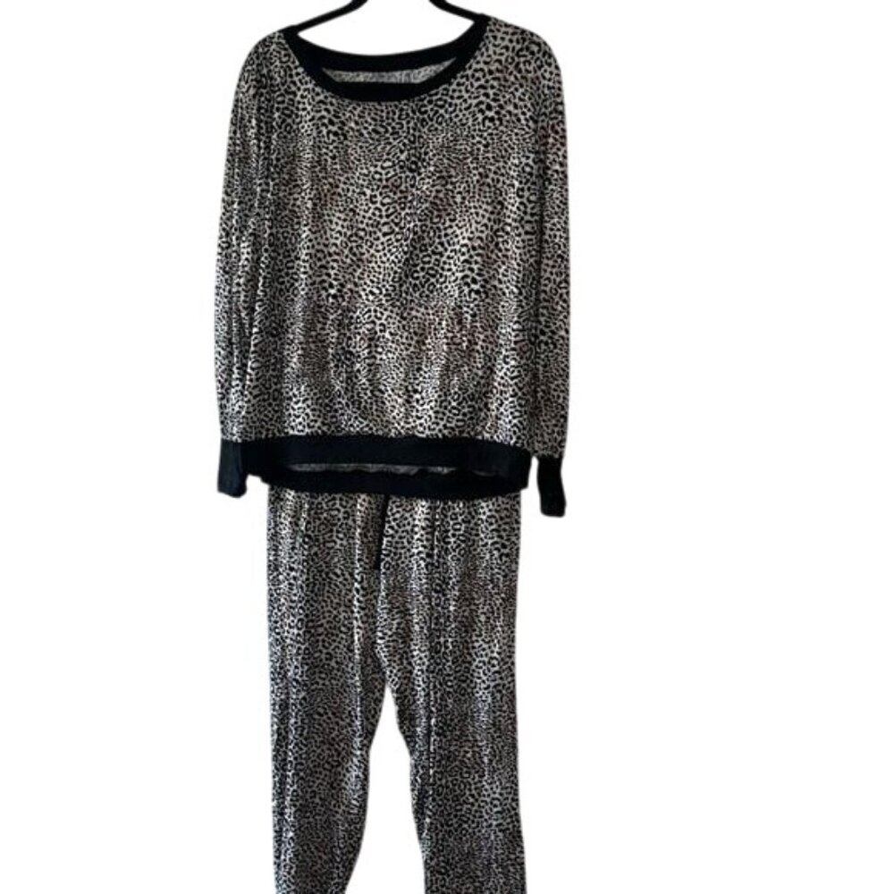 Leopard Print Lounge Set By Pillow Talk L/XL Polyester & Spandex Womens Two-Piec